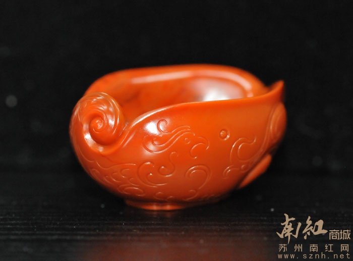 纯色柿子红南红玛瑙苏工精品雕件 飞龙杯