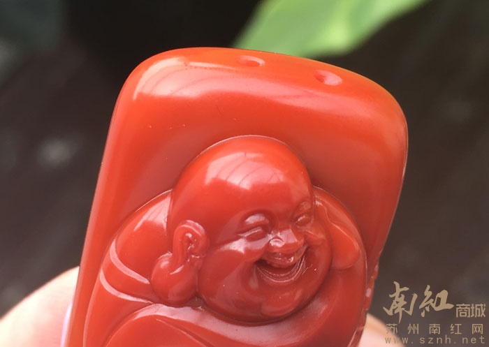 花开见佛 极品俏色苏工南红弥勒佛挂件