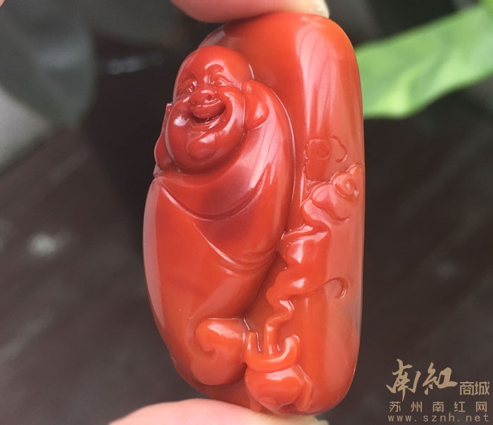 花开见佛 极品俏色苏工南红弥勒佛挂件