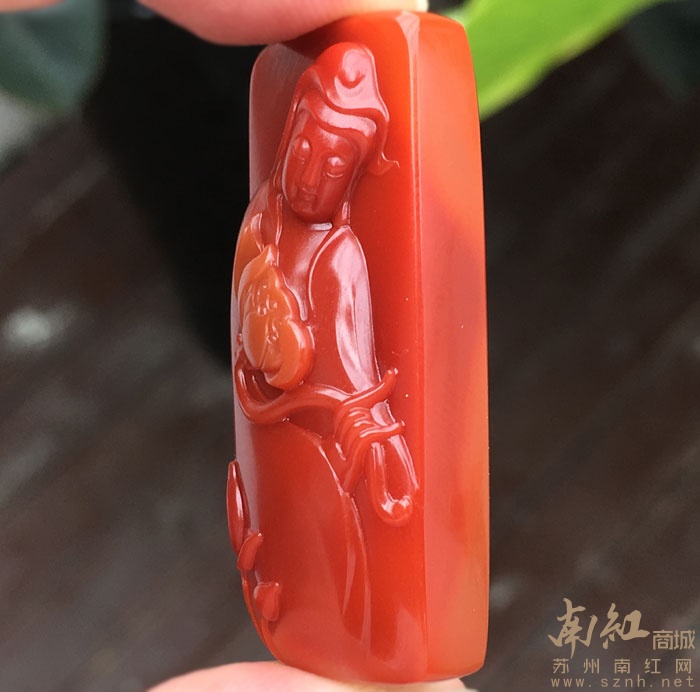 莲花观音 天然九口南红苏工俏色精品挂坠