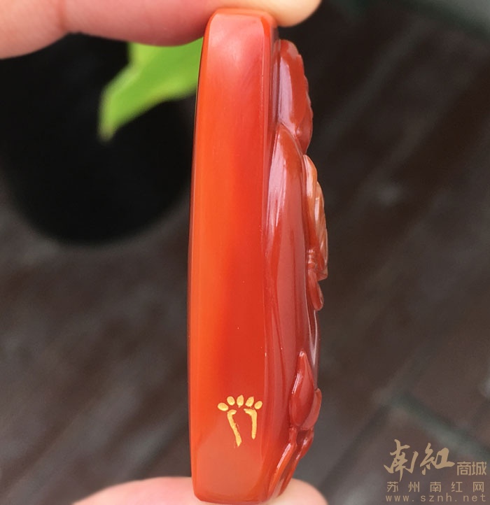 莲花观音 天然九口南红苏工俏色精品挂坠