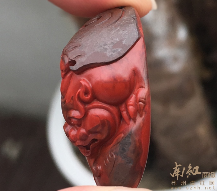 福寿 瑞兽貔貅 天然包浆料南红苏工挂坠